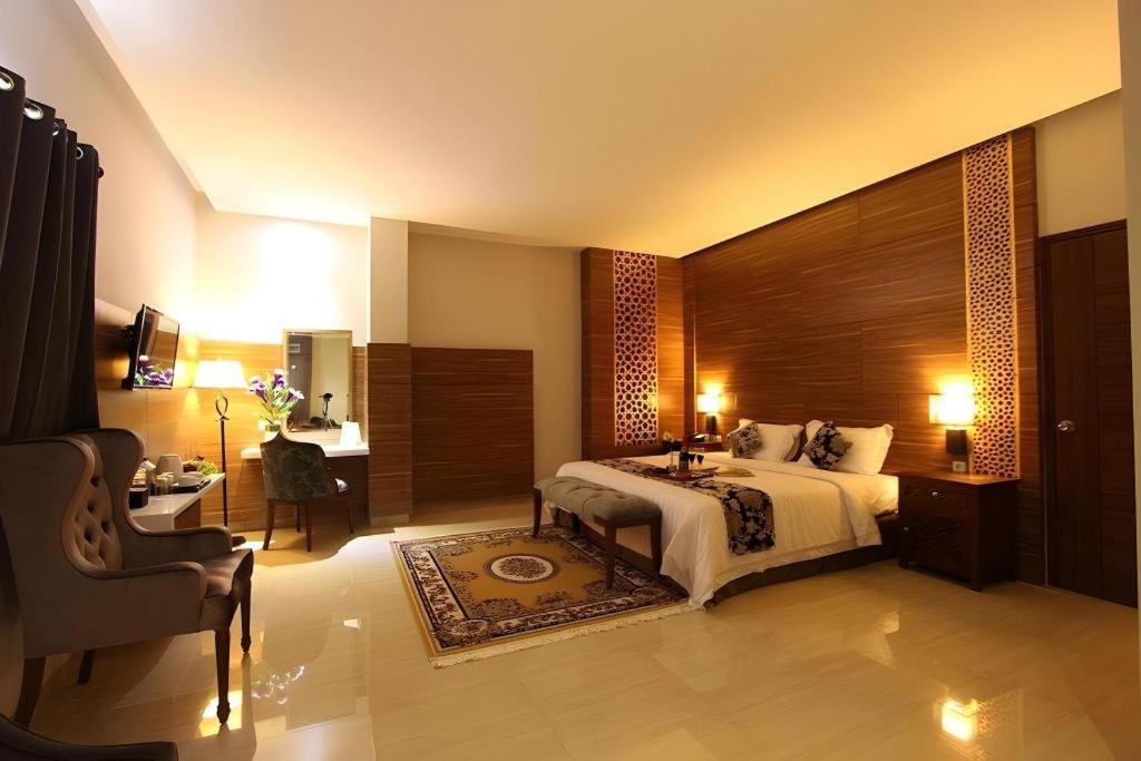 Grand Amira Hotel Solo, Azana Hotels Collection Exterior foto