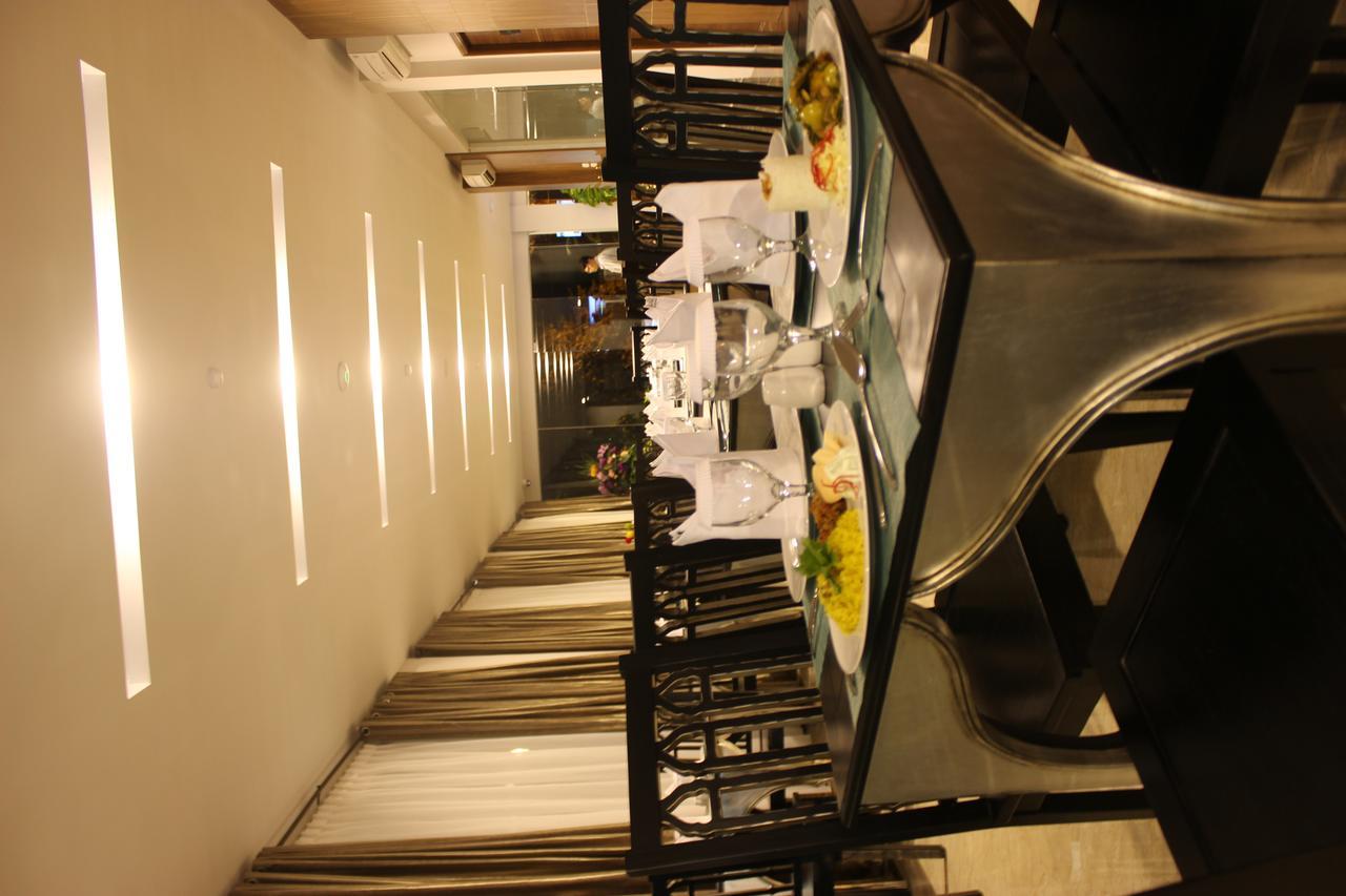 Grand Amira Hotel Solo, Azana Hotels Collection Exterior foto